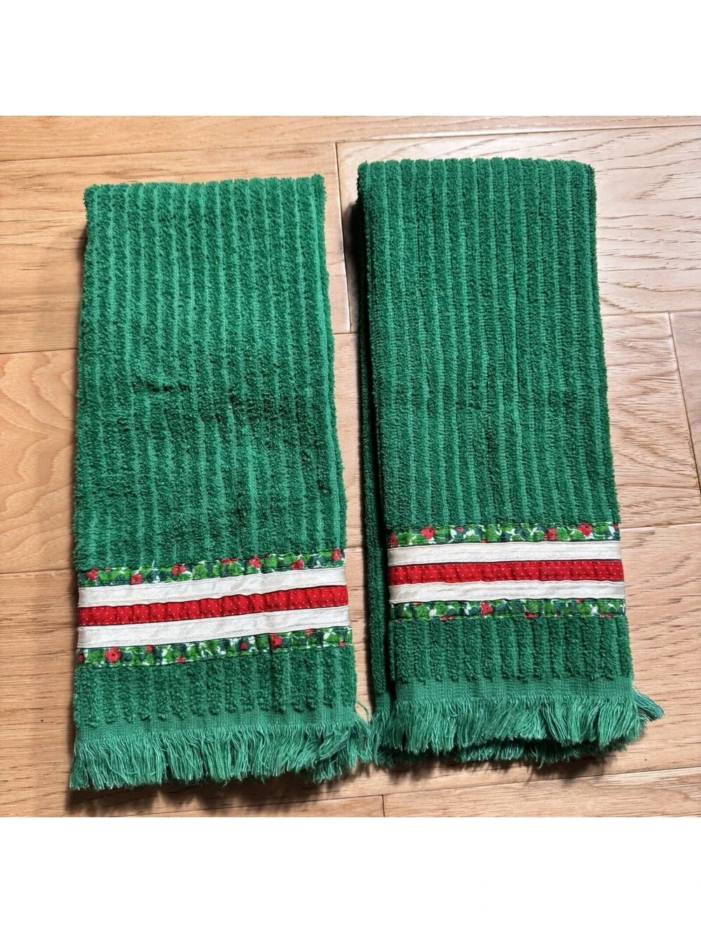 Vintage Cannon Green Christmas Towels Pair Holly Ribbon Fringe USA Made 25x14.5”